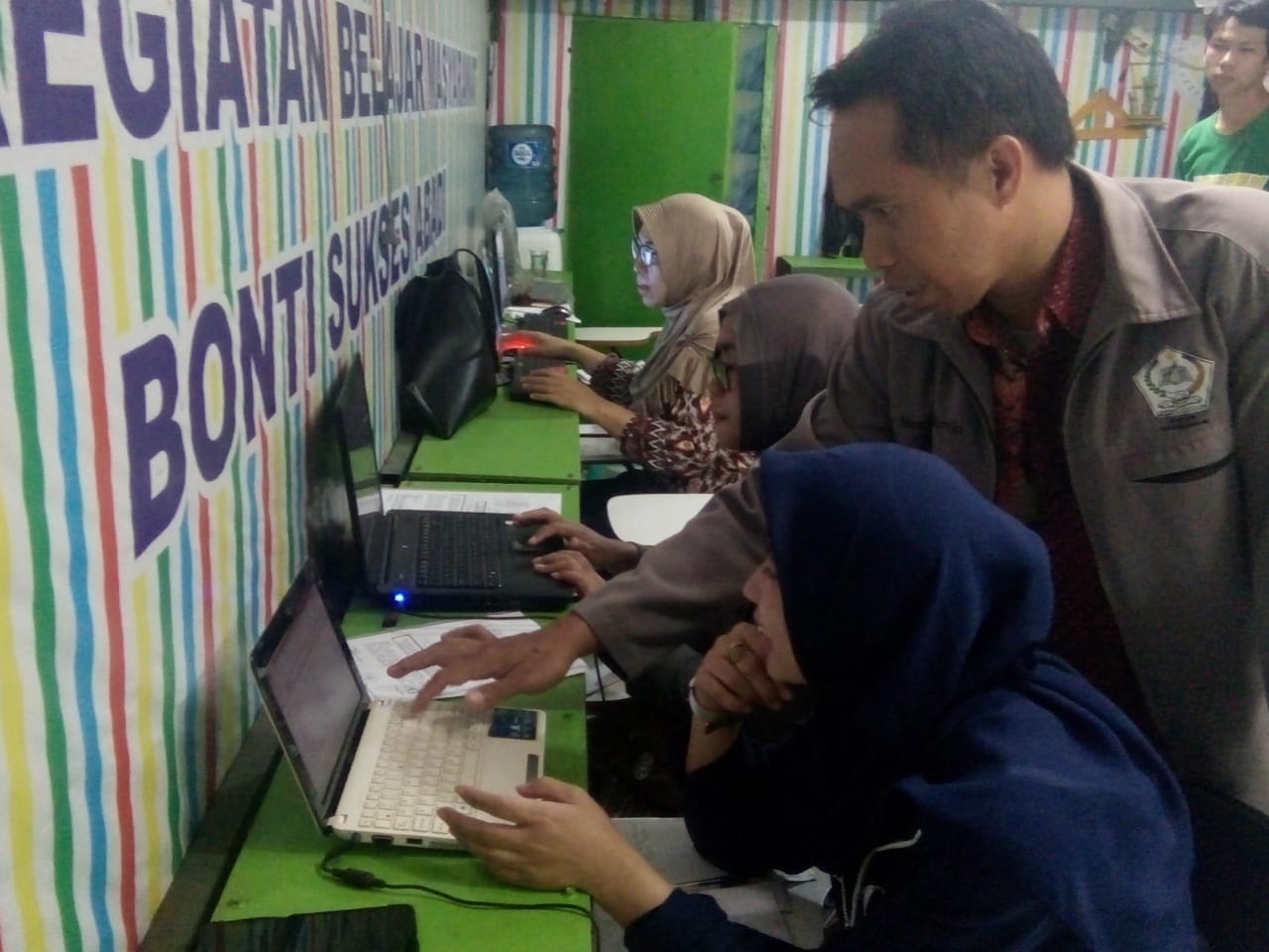 Kegiatan Belajar Komputer